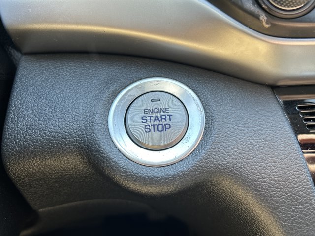 Used 2020 Hyundai Elantra Value Edition w/ Cargo Package (C1) FWD image 32