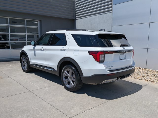 Certified 2025 Ford Explorer Active w/ Active Comfort Package AWD/4WD image 6