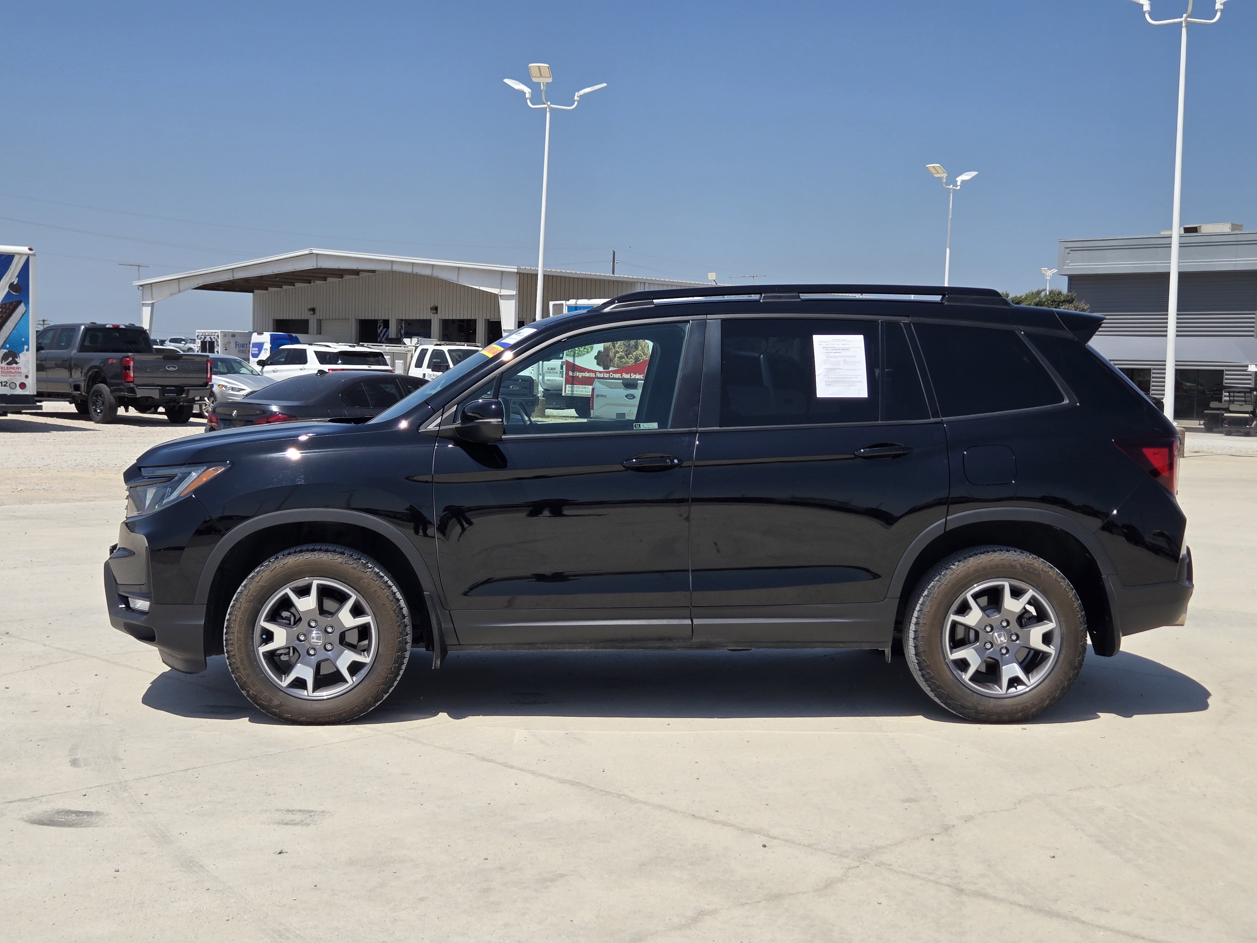 Used 2023 Honda Passport TrailSport image 5