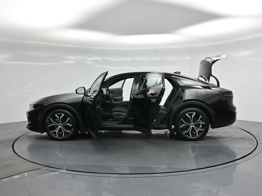 Used 2024 Toyota Crown Limited image 30