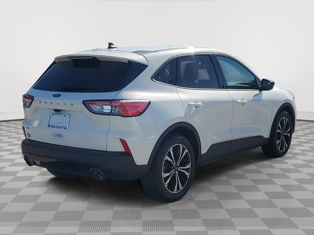 Certified 2022 Ford Escape SE w/ SE Sport Appearance Package image 4
