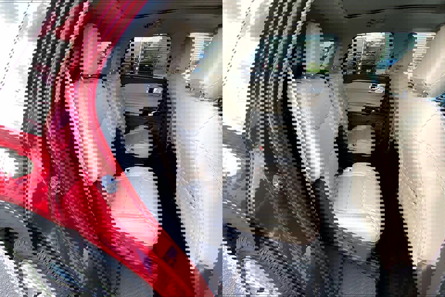 Certified 2022 Ford Explorer Platinum w/ Technology Package image 19