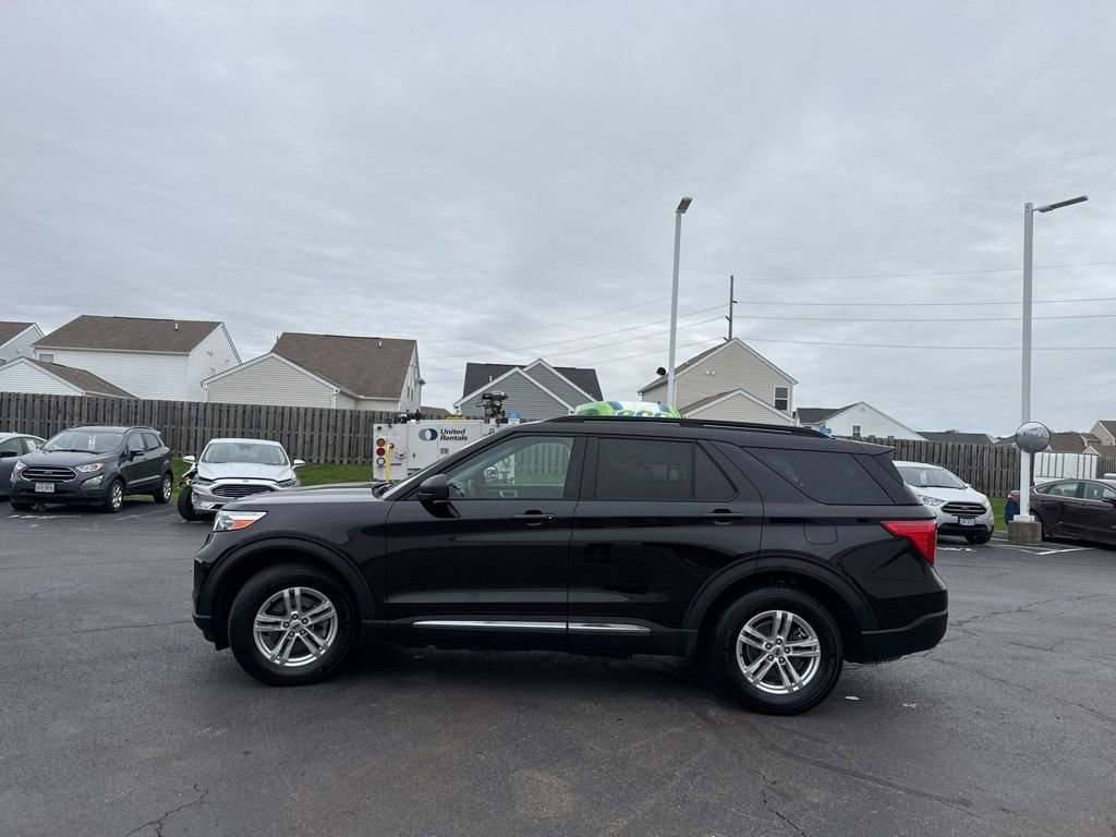 Certified 2021 Ford Explorer XLT w/ Equipment Group 202A AWD/4WD image 48