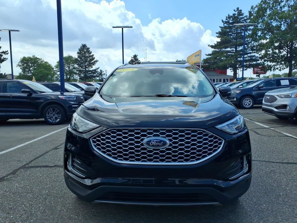 Certified 2024 Ford Edge SEL w/ Convenience Package AWD/4WD image 3