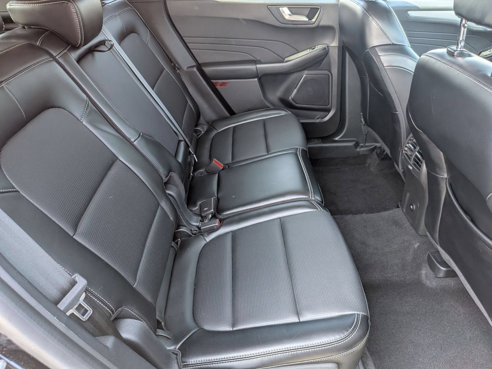 Certified 2024 Ford Escape Platinum AWD/4WD image 30