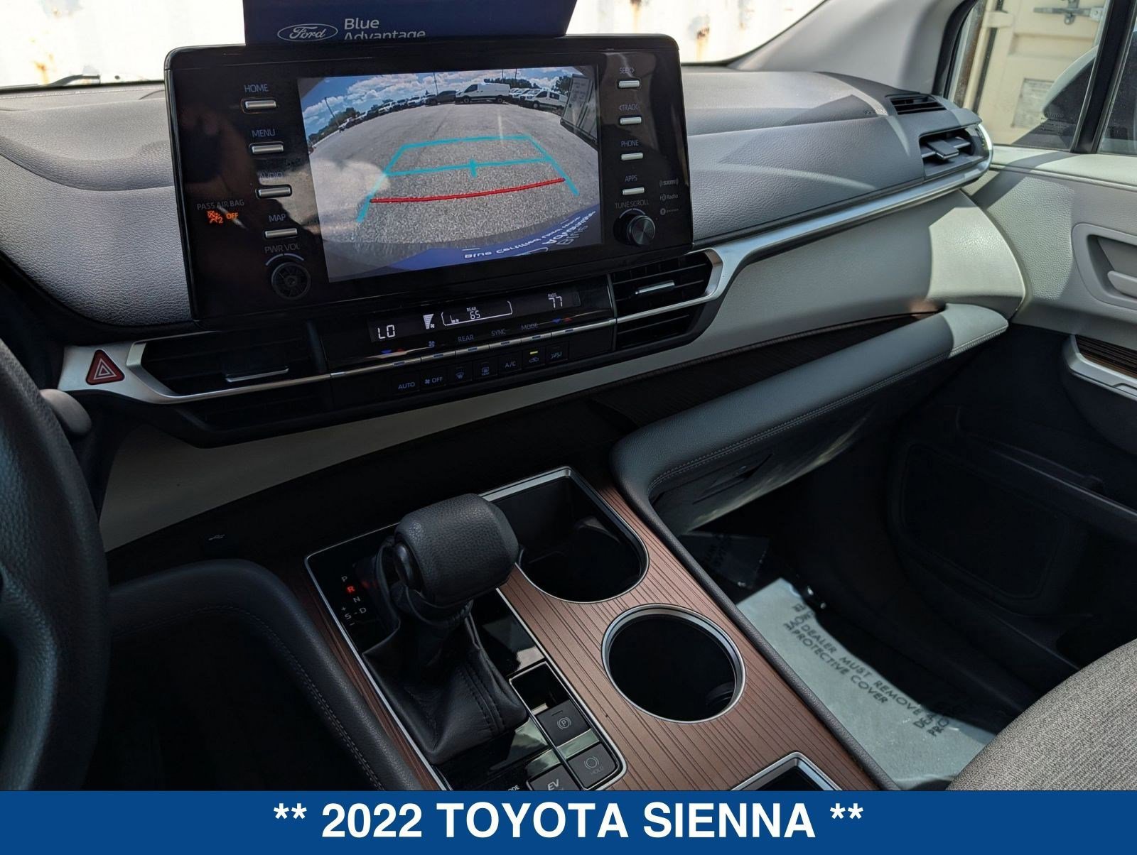 Used 2022 Toyota Sienna LE image 29
