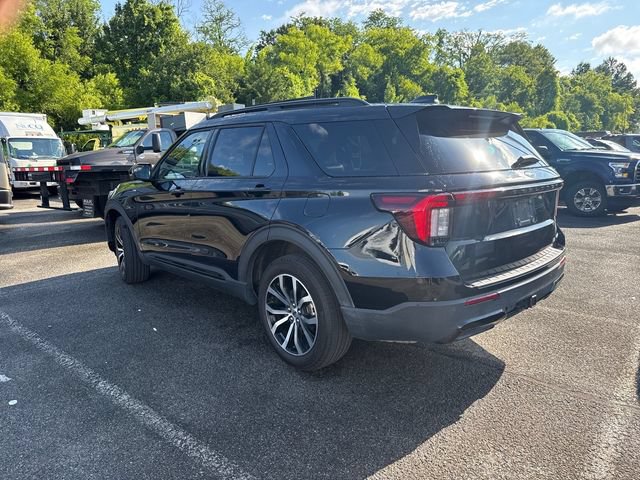 Certified 2025 Ford Explorer ST-Line AWD/4WD image 4