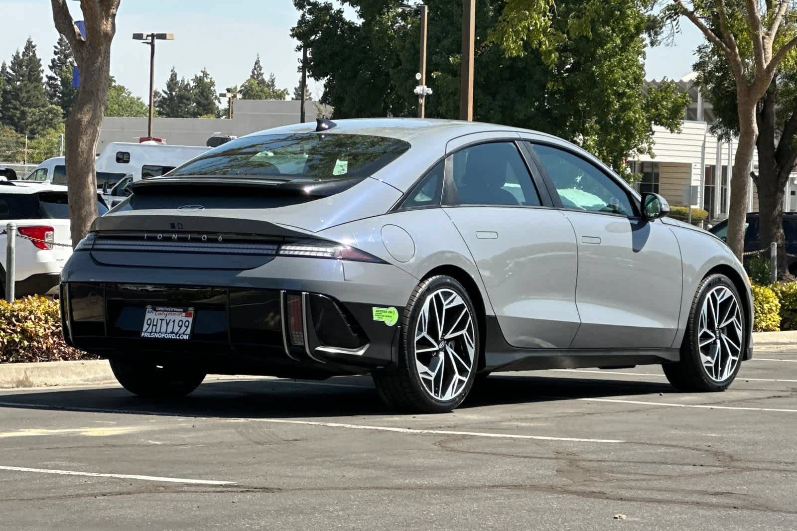 Used 2023 Hyundai Ioniq 6 SEL AWD/4WD image 2