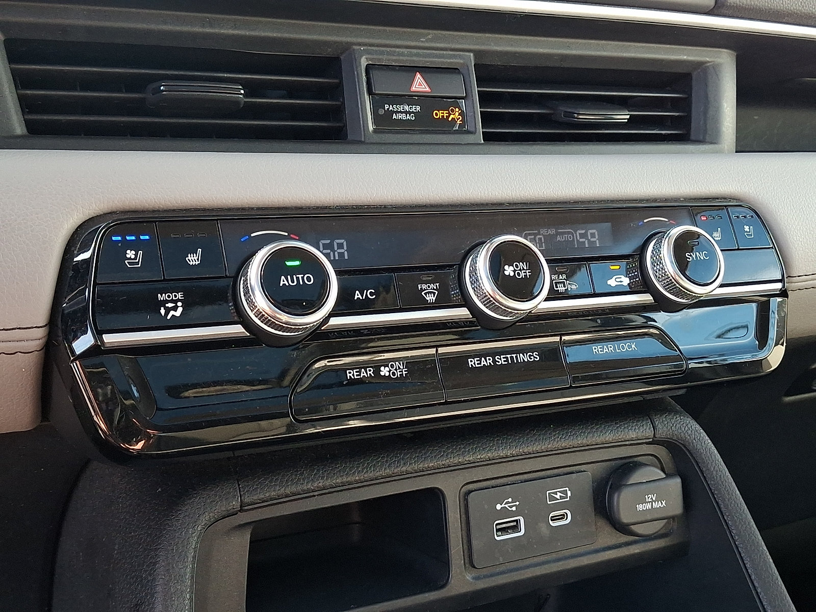 Used 2023 Honda Pilot Elite image 17