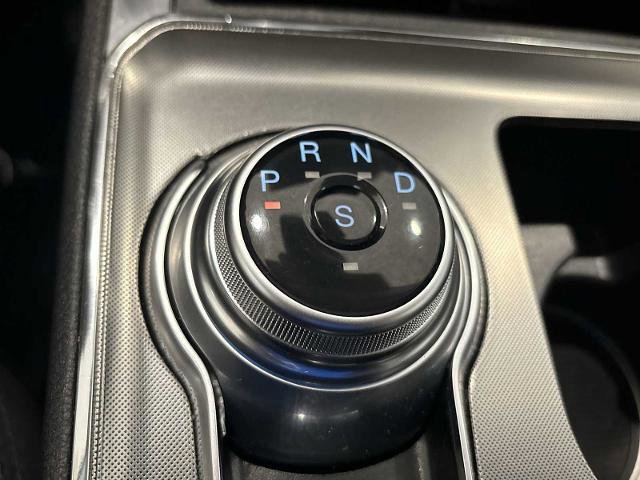 Certified 2022 Ford Edge Titanium w/ Class II Trailer Tow Package image 14