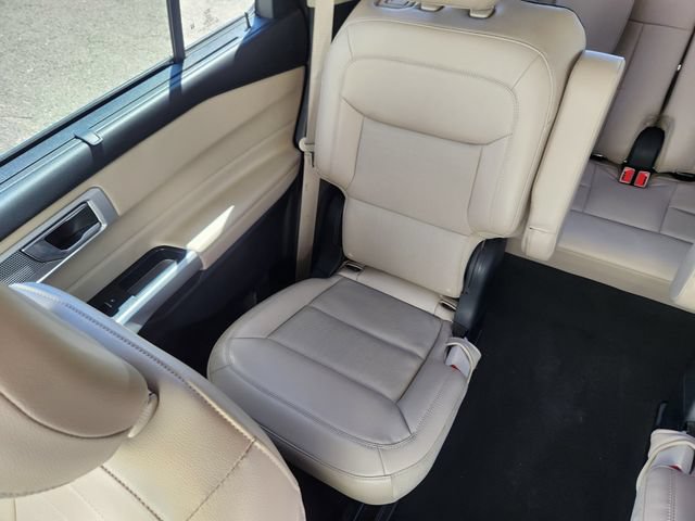Certified 2022 Ford Explorer Limited w/ Hybrid Equipment Group 310A AWD/4WD image 16