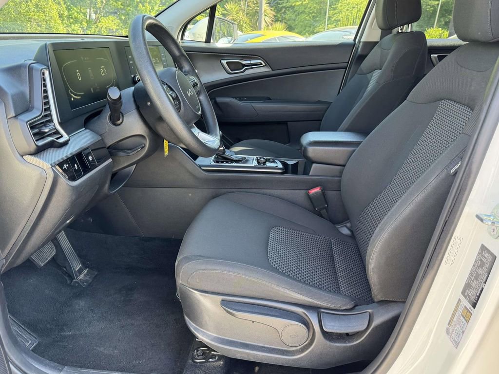 Used 2023 Kia Sportage LX FWD image 19