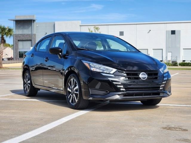 Used 2025 Nissan Versa SV image 3