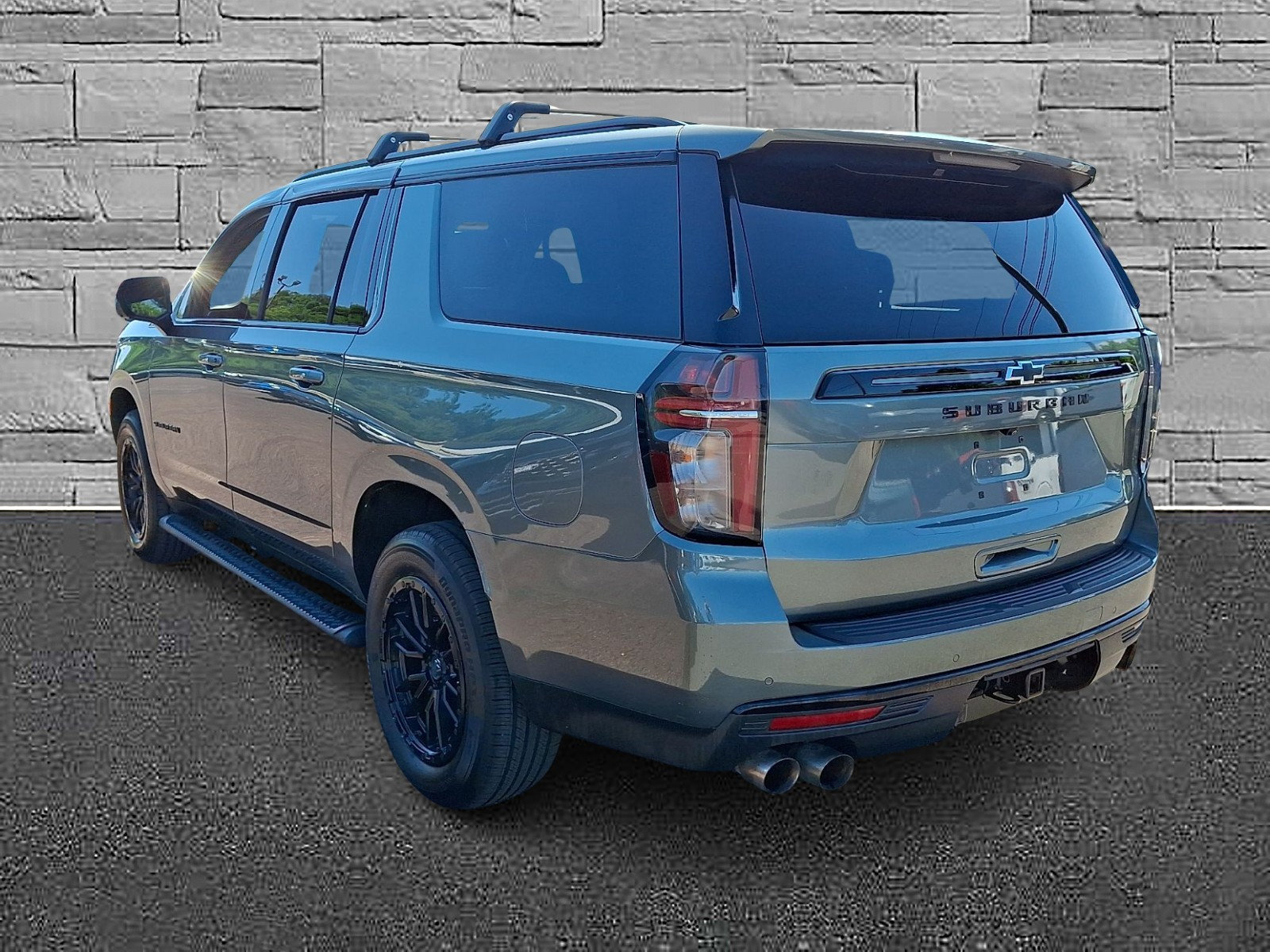 Used 2024 Chevrolet Suburban Z71 w/ Off-Road Capability Package AWD/4WD image 8