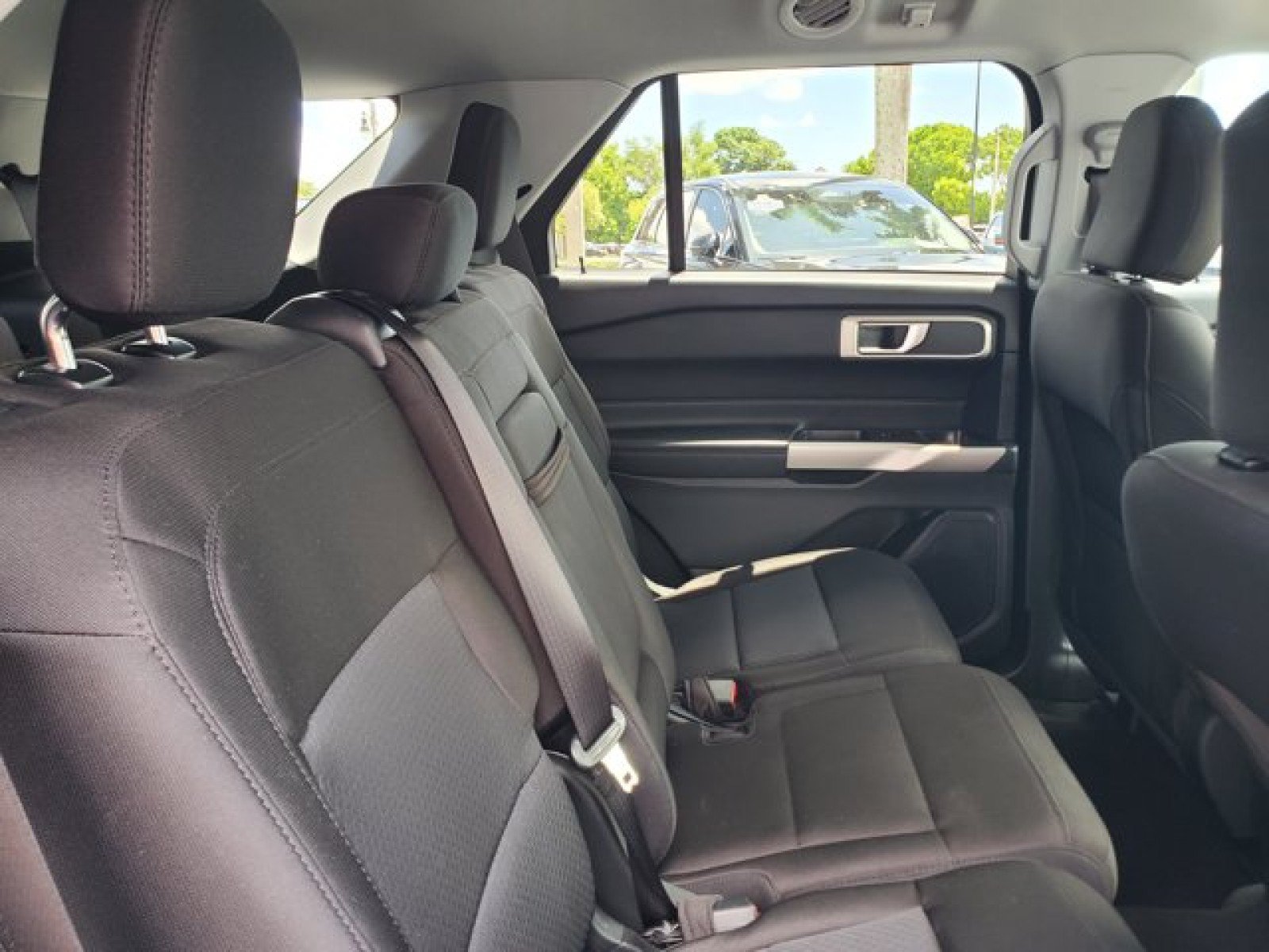Certified 2023 Ford Explorer XLT RWD image 32