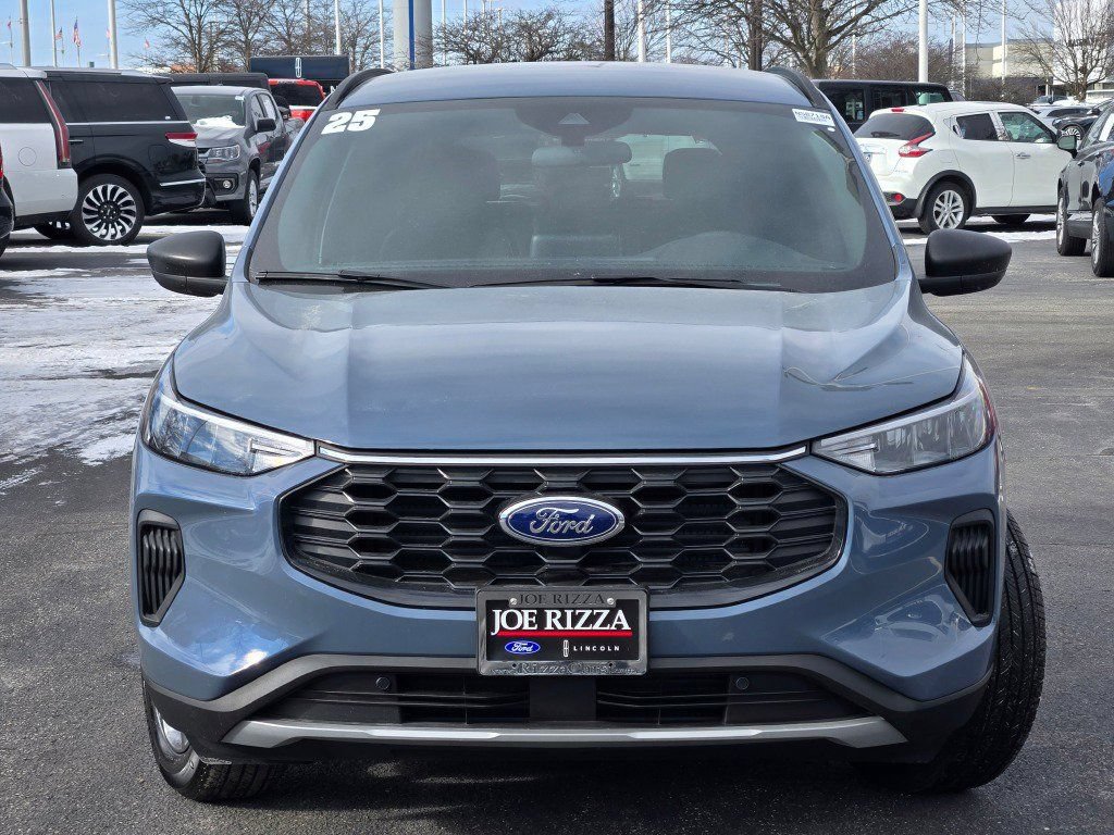 Certified 2025 Ford Escape ST-Line AWD/4WD image 2