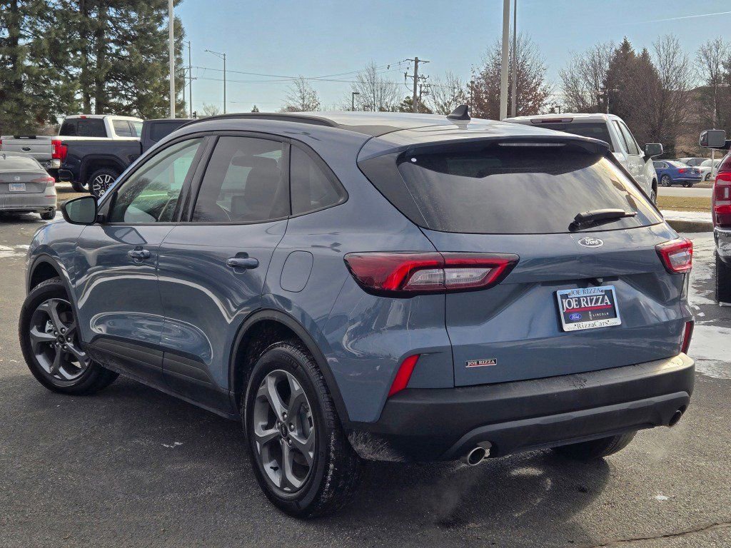 Certified 2025 Ford Escape ST-Line image 2