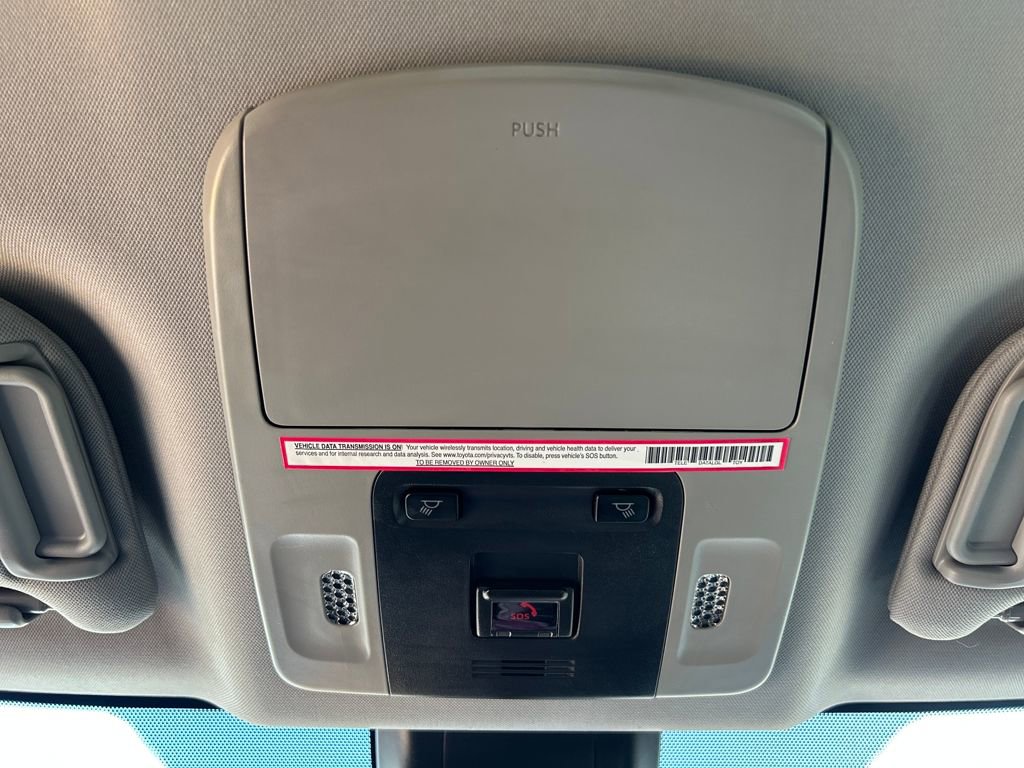 Used 2023 Toyota Camry SE image 18