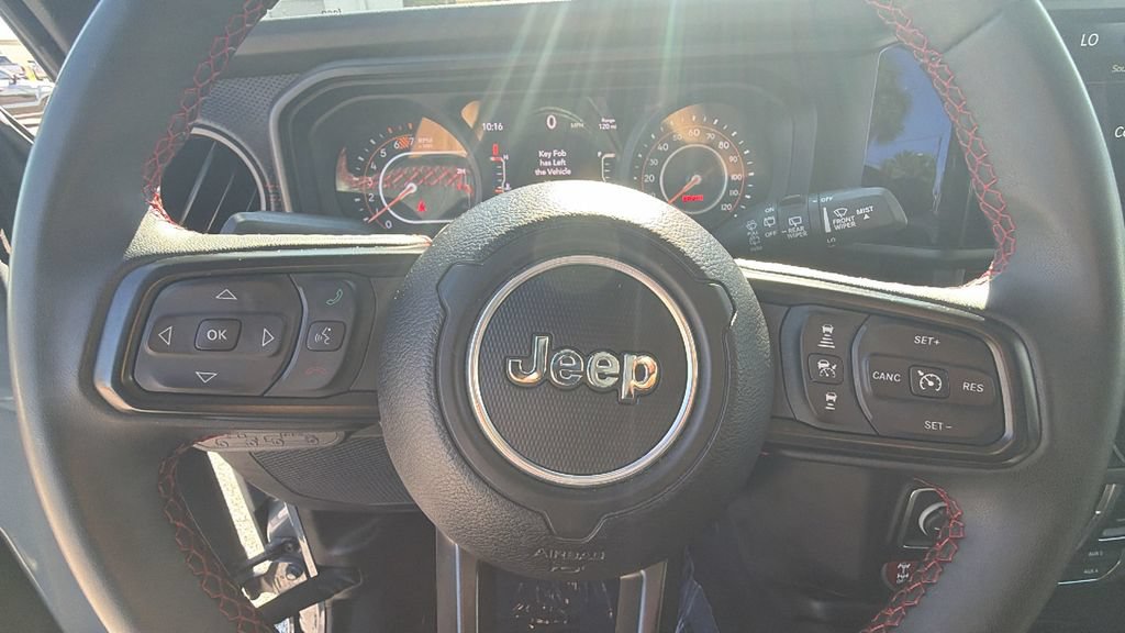 Used 2024 Jeep Wrangler Unlimited Rubicon AWD/4WD image 16