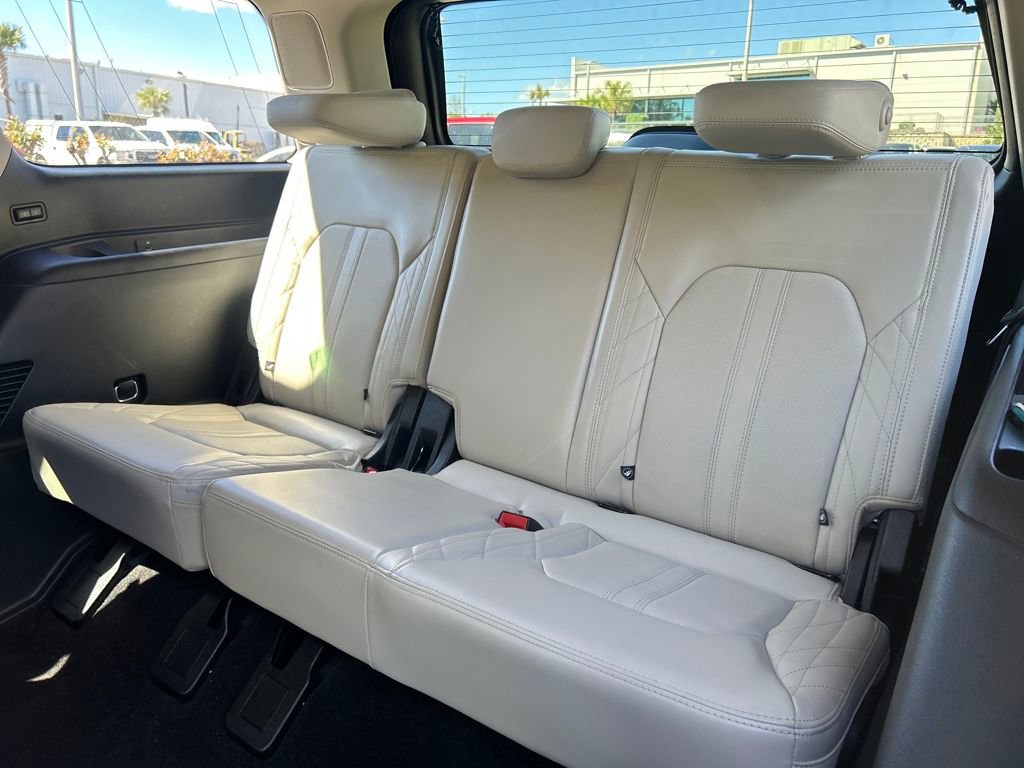 Certified 2021 Ford Expedition Platinum image 15