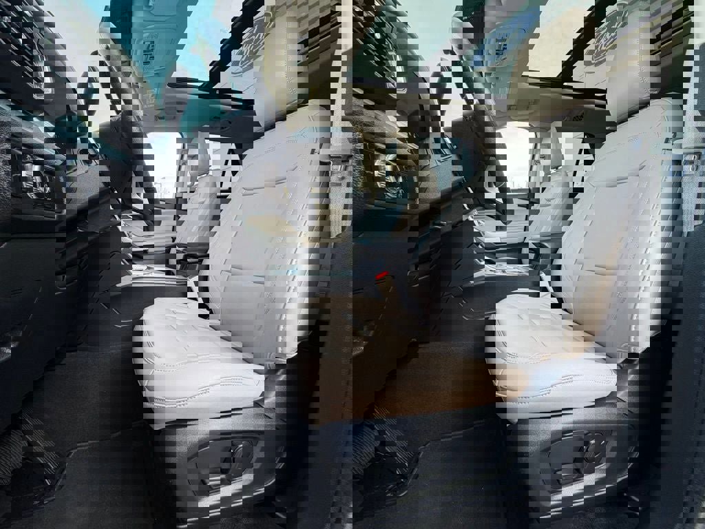 Certified 2023 Ford Explorer XLT w/ Equipment Group 202A image 22