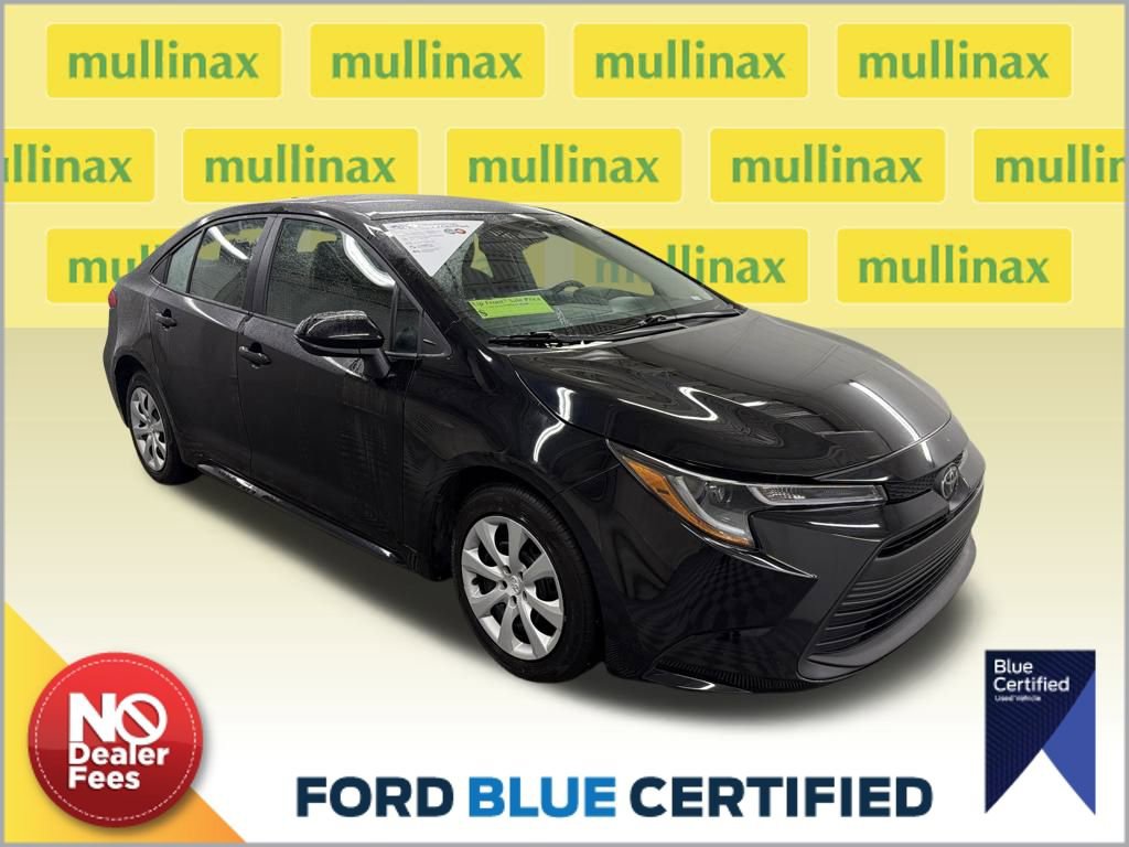 Used 2024 Toyota Corolla LE image 1