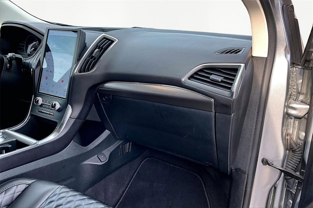 Certified 2024 Ford Edge Titanium image 17