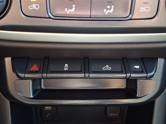 Used 2018 Chevrolet Colorado LT AWD/4WD image 24