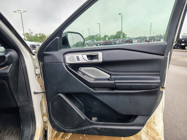 Certified 2020 Ford Explorer Platinum w/ Premium Technology Package AWD/4WD image 14