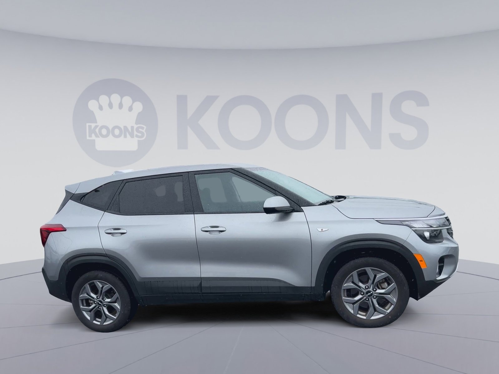 Used 2024 Kia Seltos LX AWD/4WD image 2