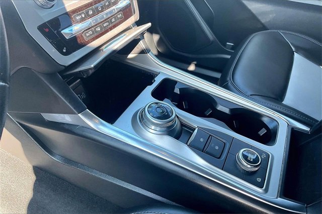 Certified 2022 Ford Explorer XLT w/ Equipment Group 202A image 15