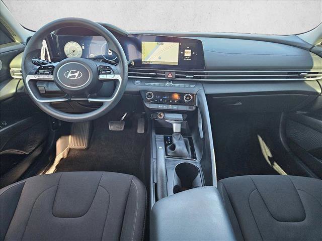 Used 2024 Hyundai Elantra SEL image 17