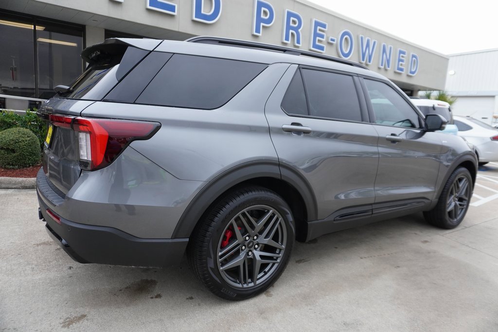 Certified 2025 Ford Explorer ST-Line w/ Premium Package image 6