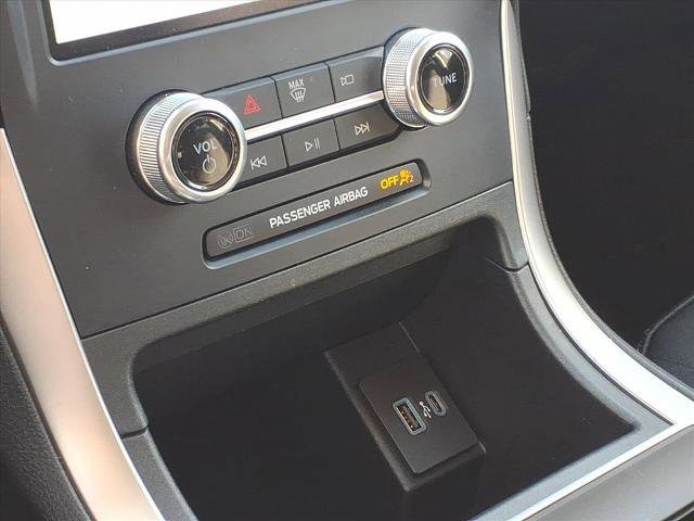 Certified 2022 Ford Edge SE w/ Black Appearance Package image 16