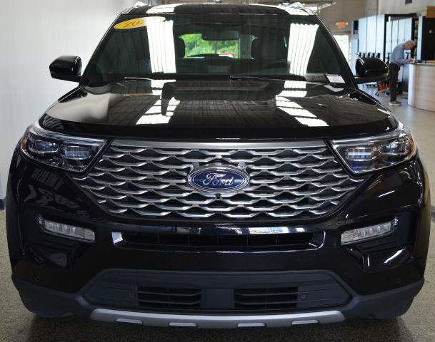 Certified 2024 Ford Explorer Platinum w/ Technology Package AWD/4WD image 8