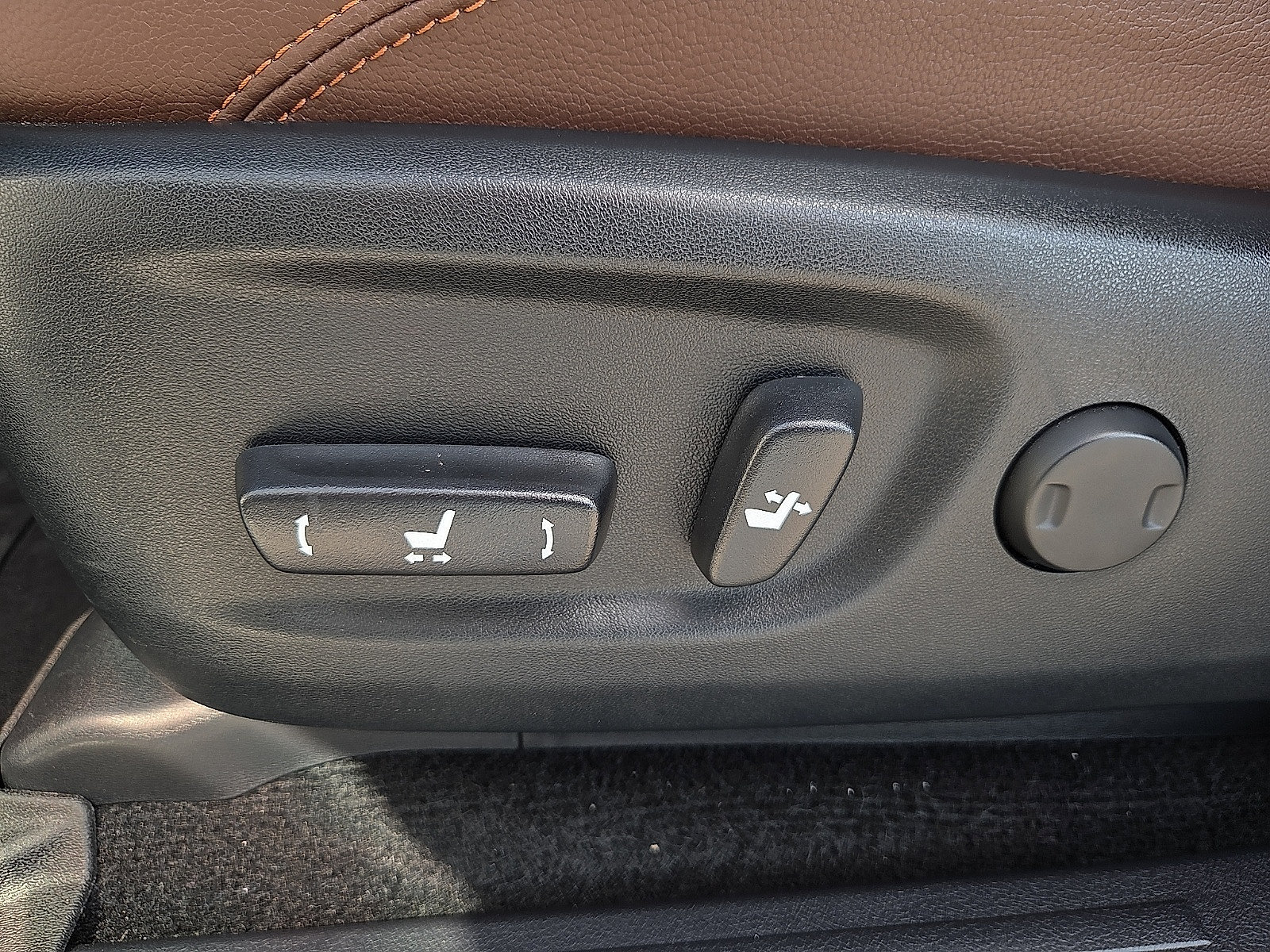 Used 2024 Toyota 4Runner Limited AWD/4WD image 15