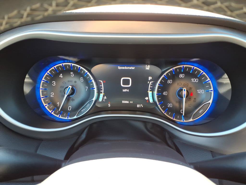 Used 2025 Chrysler Pacifica Select FWD image 12