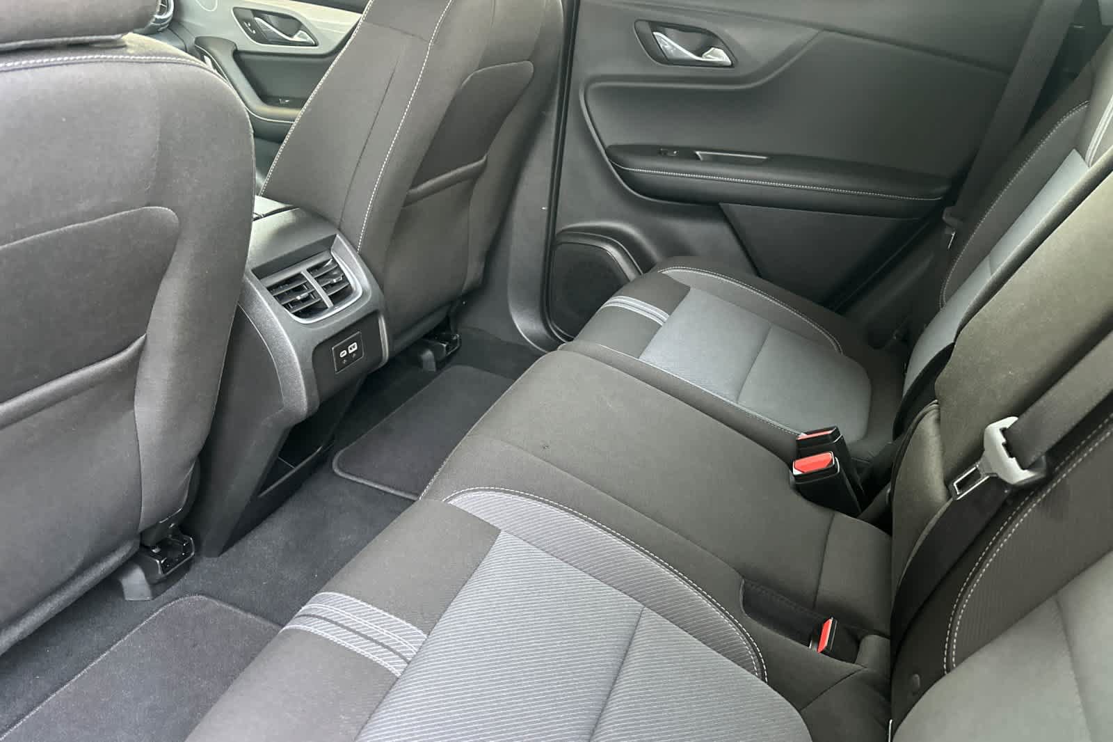 Used 2025 Chevrolet Blazer LT AWD/4WD image 4