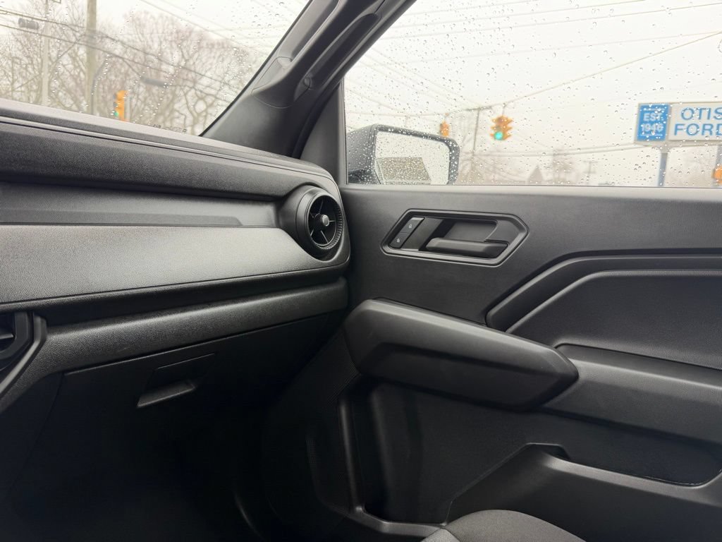 Used 2024 Chevrolet Colorado W/T RWD image 18