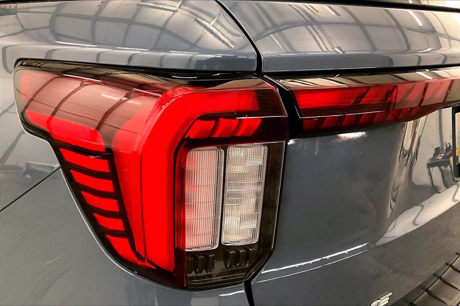 Certified 2025 Ford Explorer Active image 29