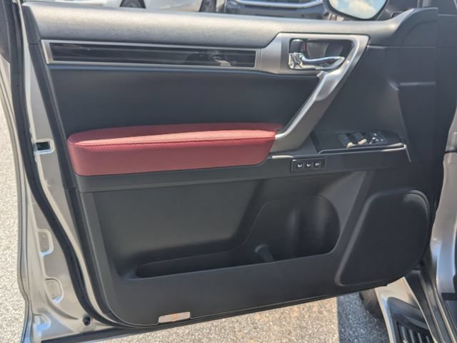 Used 2022 Lexus GX 460 Premium w/ Accessory Package AWD/4WD image 9