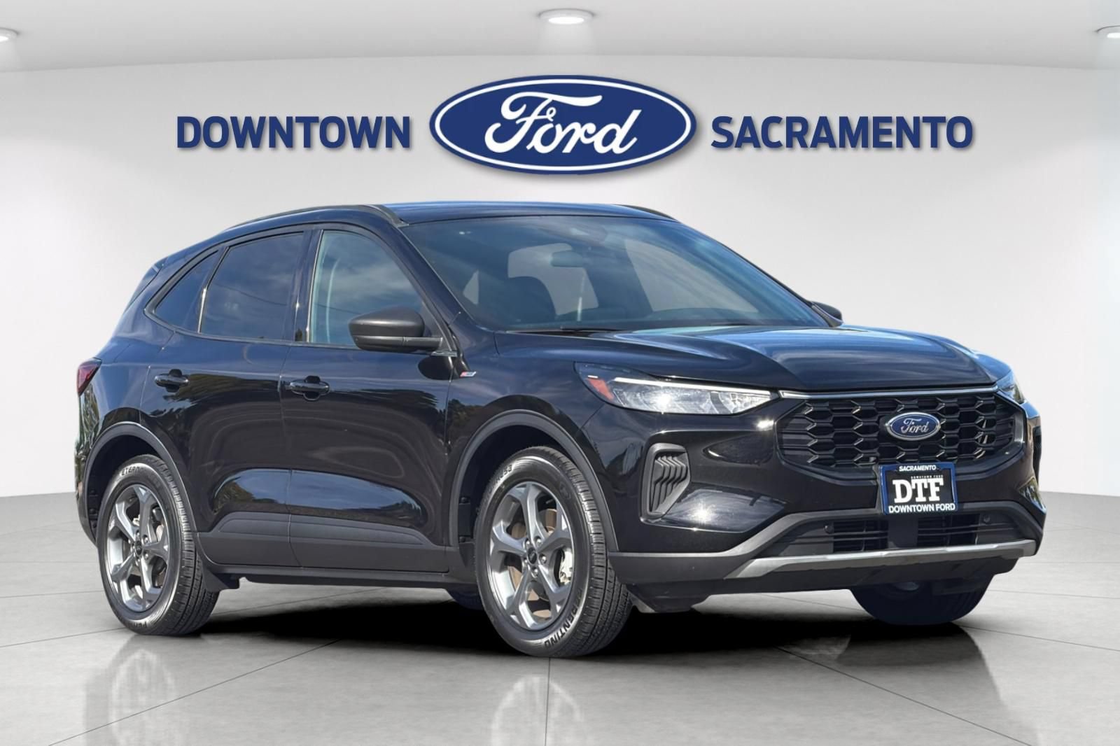 Certified 2025 Ford Escape ST-Line FWD image 11