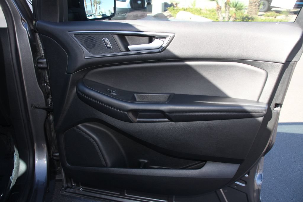 Certified 2023 Ford Edge SE w/ Black Appearance Package AWD/4WD image 28