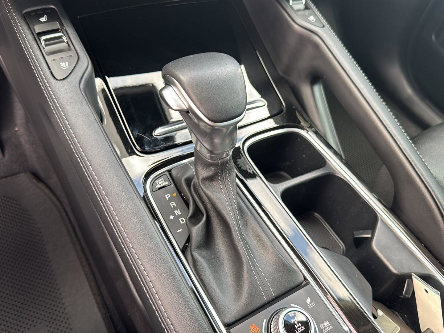 Used 2025 Kia Telluride EX image 26