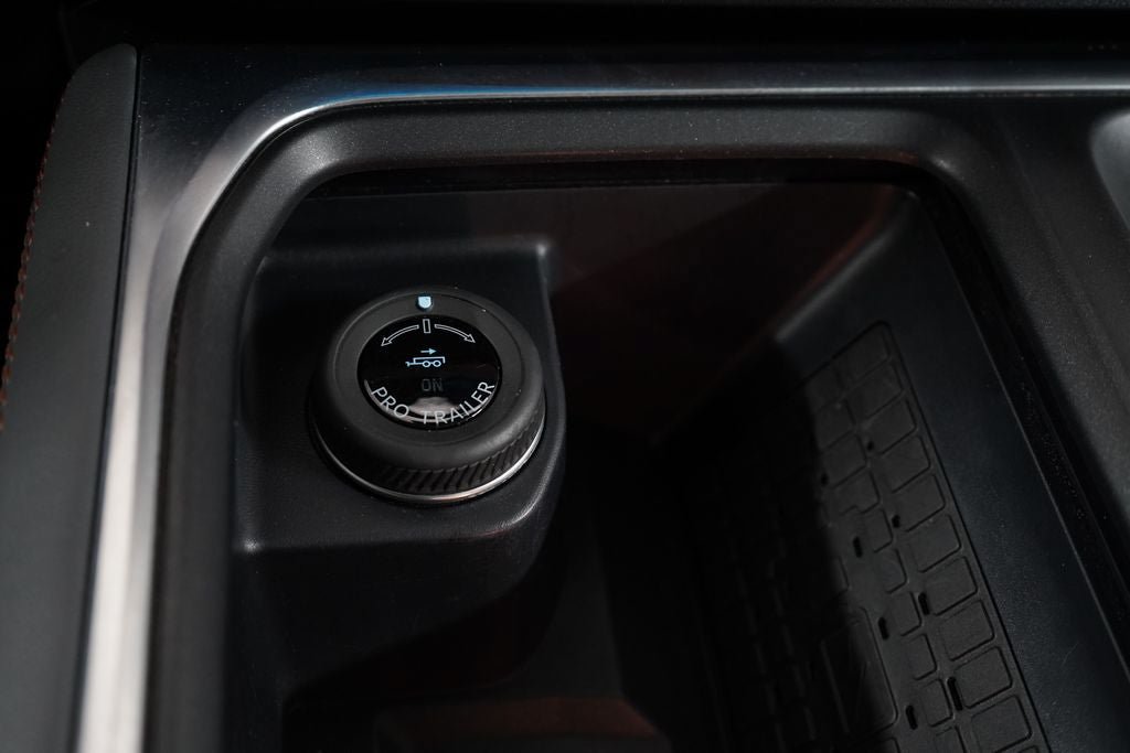 Certified 2025 Ford Expedition Active AWD/4WD image 16