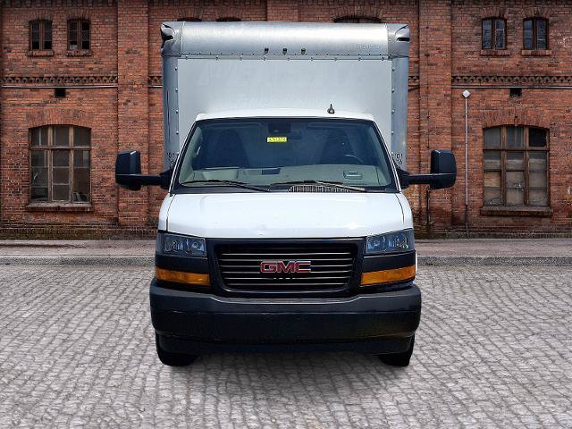 Used 2021 GMC Savana 3500 Extended w/ Power Convenience Package RWD image 2