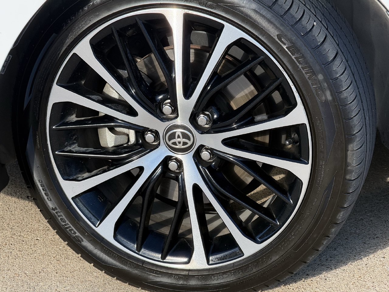 Used 2020 Toyota Camry SE FWD image 9