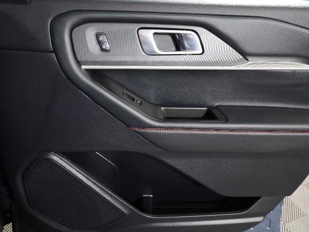 Certified 2025 Ford Explorer ST-Line w/ Premium Package image 29