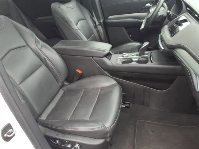 Used 2022 Cadillac XT4 Premium Luxury w/ Enhanced Visibility Package AWD/4WD image 15