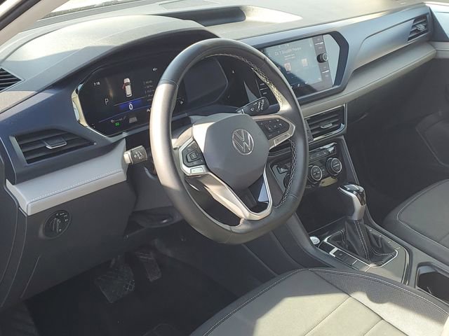Used 2024 Volkswagen Taos SE FWD image 7
